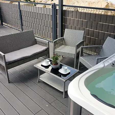 Aparts4u - Kras C209 Z Prywatnym Jacuzzi I Tarasem Apartment